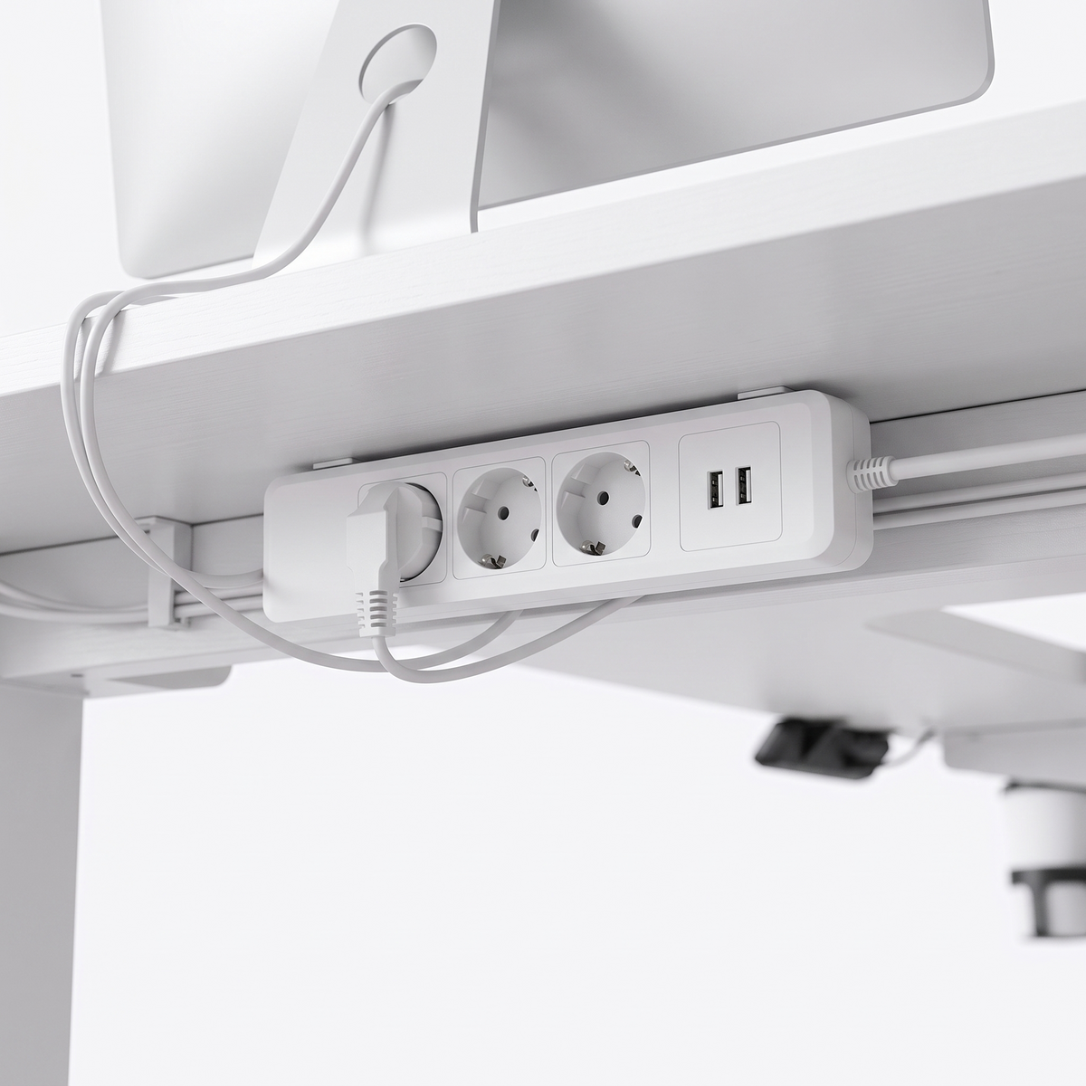 Prises et ports USB intégrés du bureau Deskzen Corner
